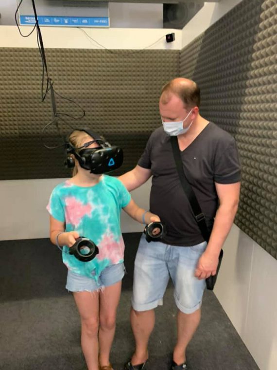 FIRST VIRTUAL REALITY LOUNGE POTSDAM · ‍‍‍ POLA I Entdecke das