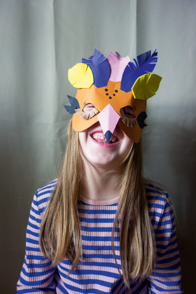 DIY-Idee für den Kindergeburtstag: Eine Vogelmaske basteln