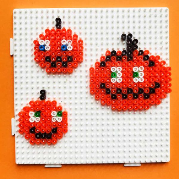 Halloween: Bügelperlen-Vorlagen für schaurig-schöne Deko!