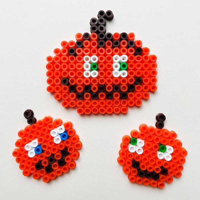 Halloween: Bügelperlen-Vorlagen für schaurig-schöne Deko!