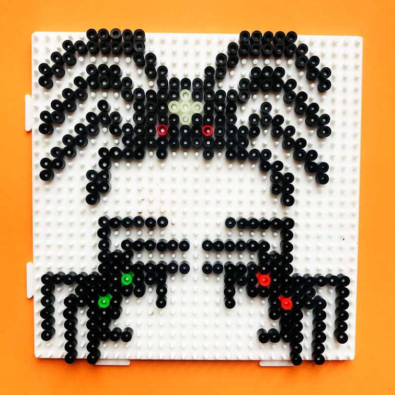 Halloween: Bügelperlen-Vorlagen für schaurig-schöne Deko!