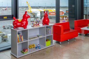 BER Kleinkind-Check Flughafen Kleinkindbereich spielen Aufenthalt Urlaub fliegen