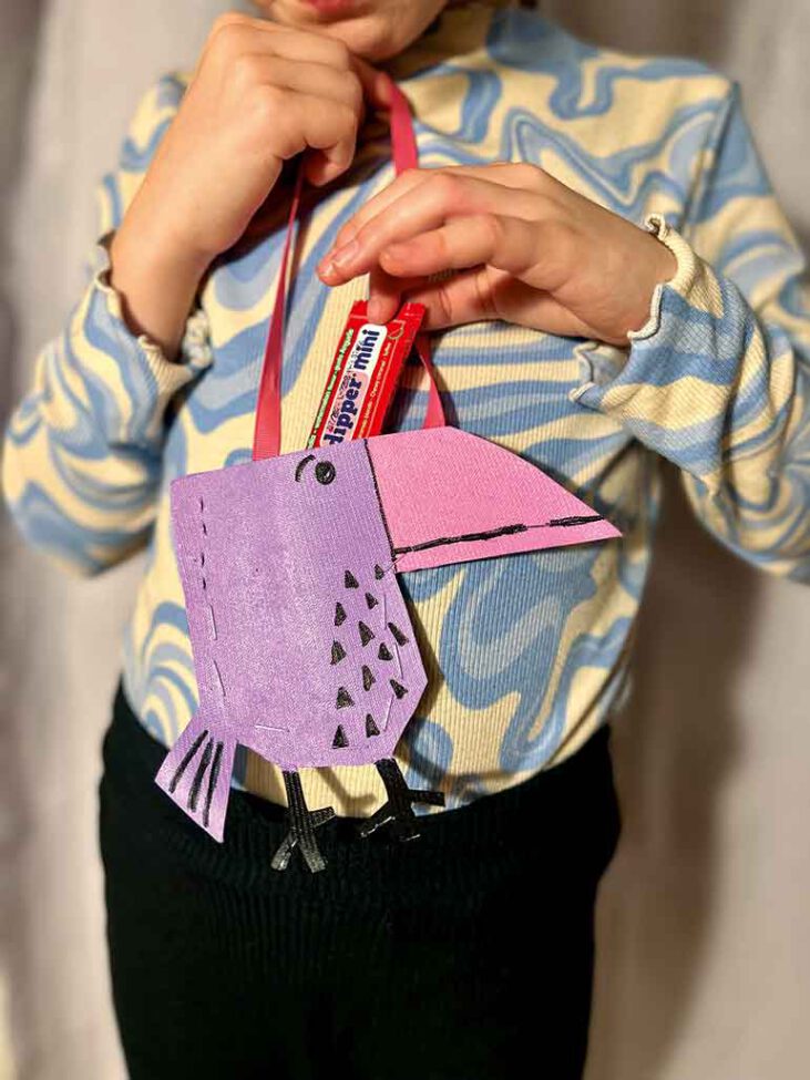 DIY basteln mit Kindern Taschen aus Papptellern Kindergeburtstag 