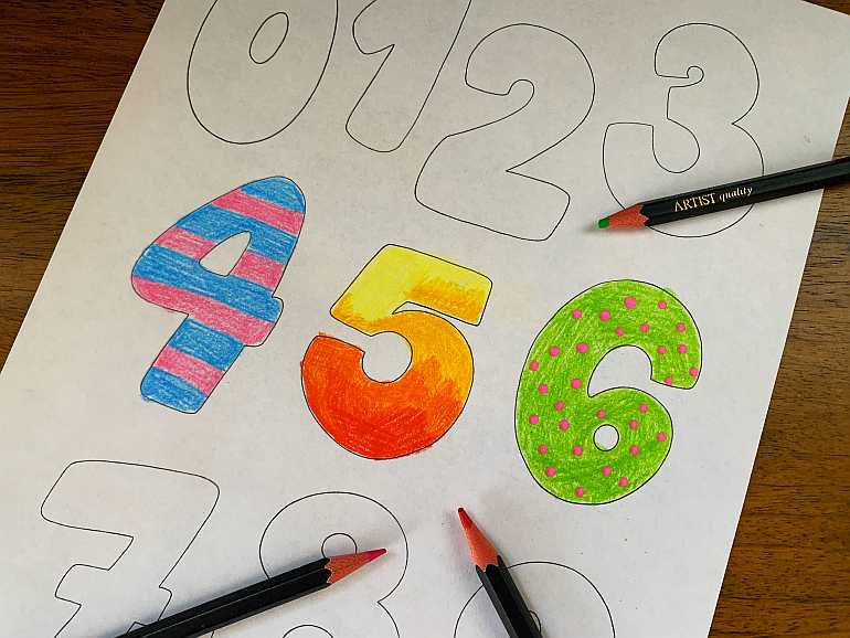 Deko für euren Geburtstag: Bunte Zahlen zum Ausdrucken