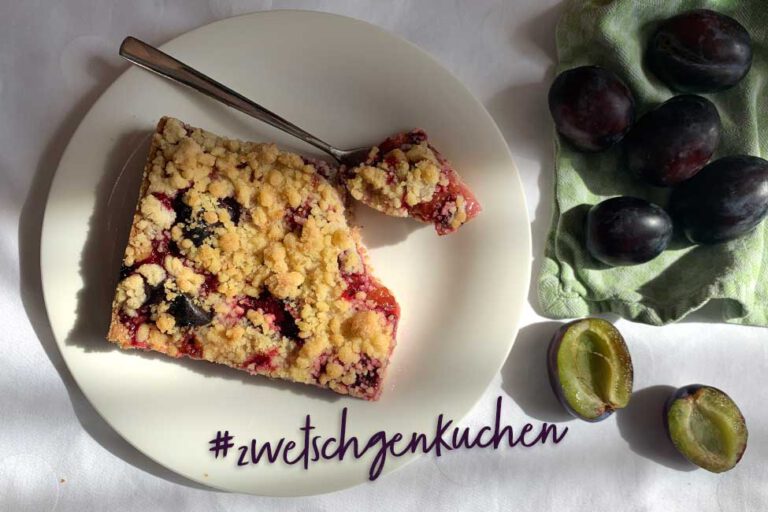 Zwetschgendatschi - unser Rezept für saftigen Pflaumenkuchen