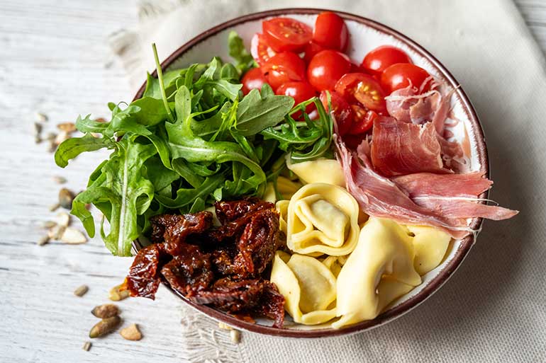 Rezept Mediterraner Tortellinisalat Nudelsalat 