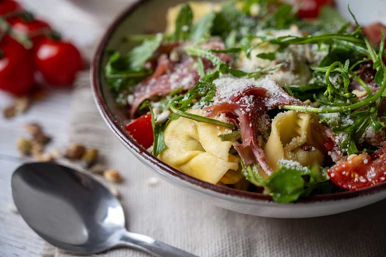 Rezept Mediterraner Tortellinisalat Nudelsalat