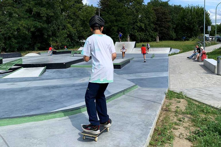 e-park skatepark skateanlage potsdam skateboard scooter roller inlinder rollstuhl inklusiv spielplatz