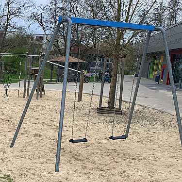 spielplatz eiche potsdam schule sporthalle 