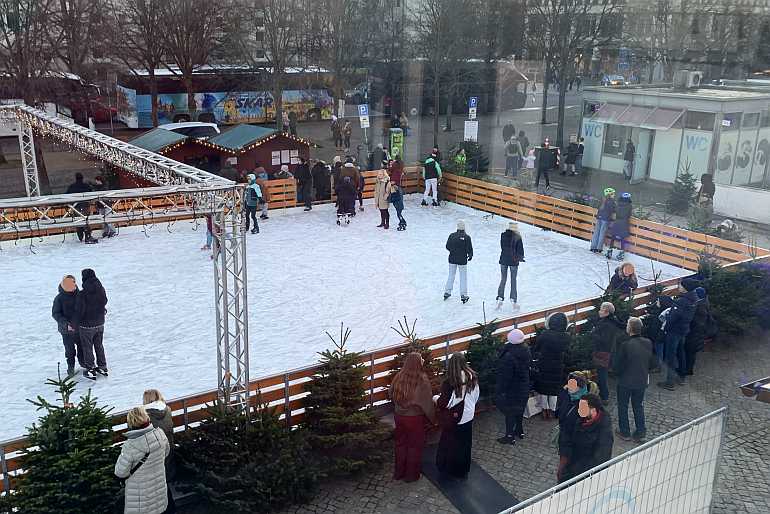 eisbahn potsdam schlittschuh bassinplatz