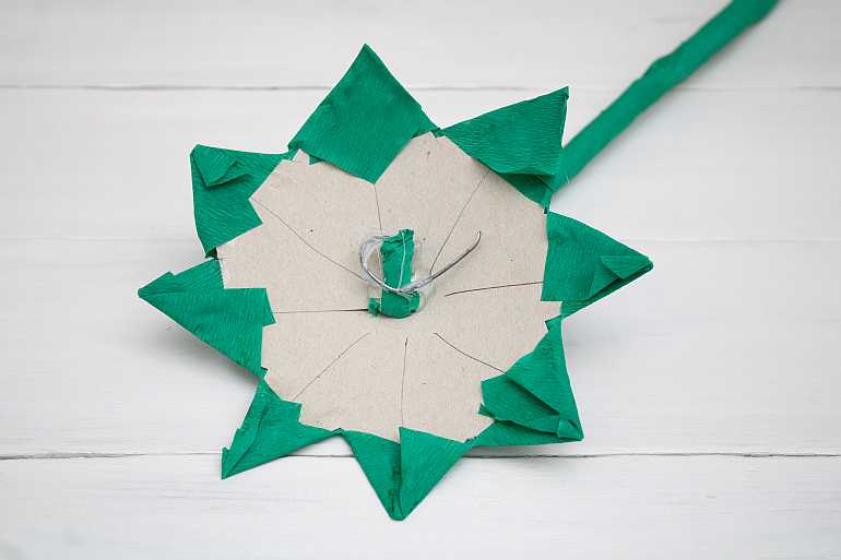 riesenblume krepppapier blume krepp basteln diy anleitung