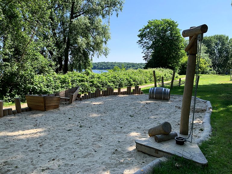 spielplatz schwanenallee potsdam kongsnaes