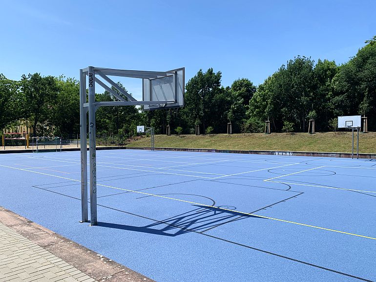 sportplatz potsdam kirschallee karl foerster schule