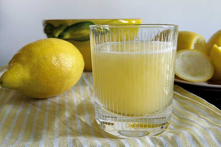 Zitroneneis Zitronensaft Zitronen