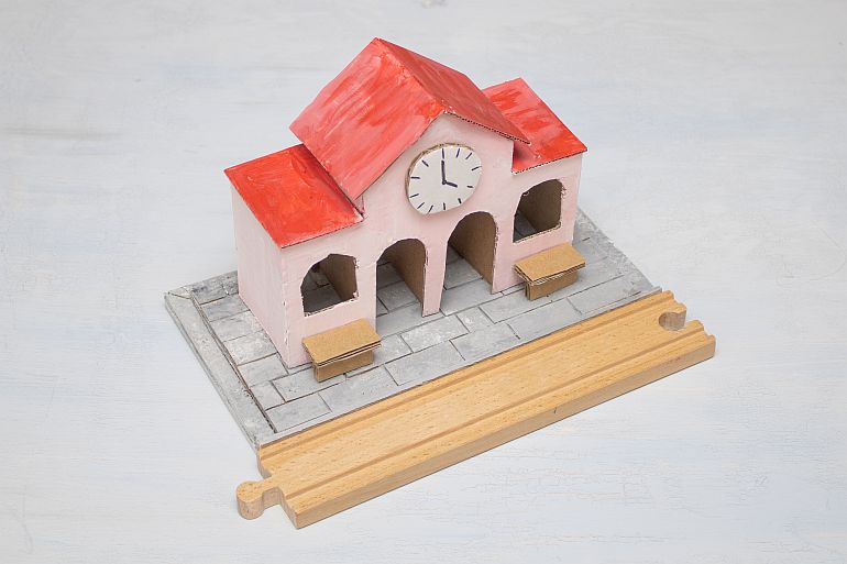 brio eisenbahn bahnhof basteln diy