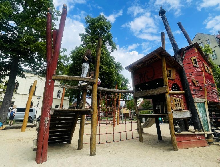 weberplatz potsdam spielplatz babelsberg
