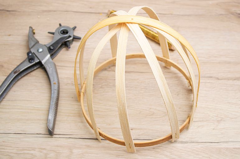 blumenampel diy selber machen anleitung peddigrohr